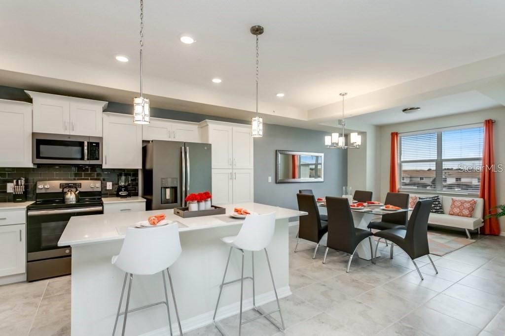 For Sale: $285,000 (2 beds, 2 baths, 1186 Square Feet)