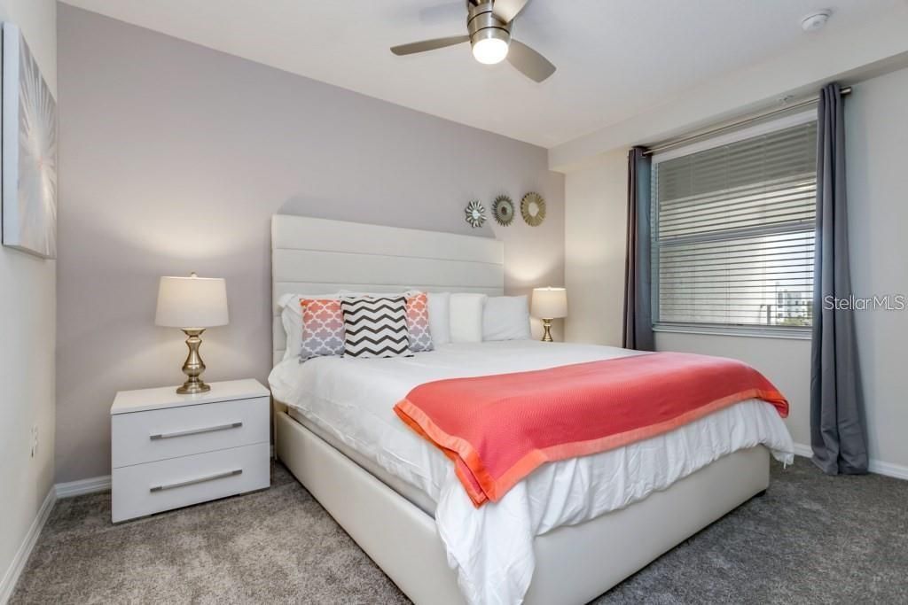 For Sale: $285,000 (2 beds, 2 baths, 1186 Square Feet)