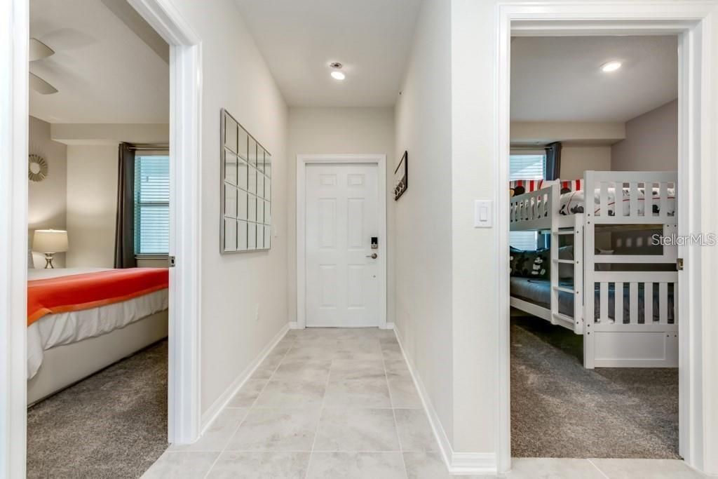 For Sale: $285,000 (2 beds, 2 baths, 1186 Square Feet)