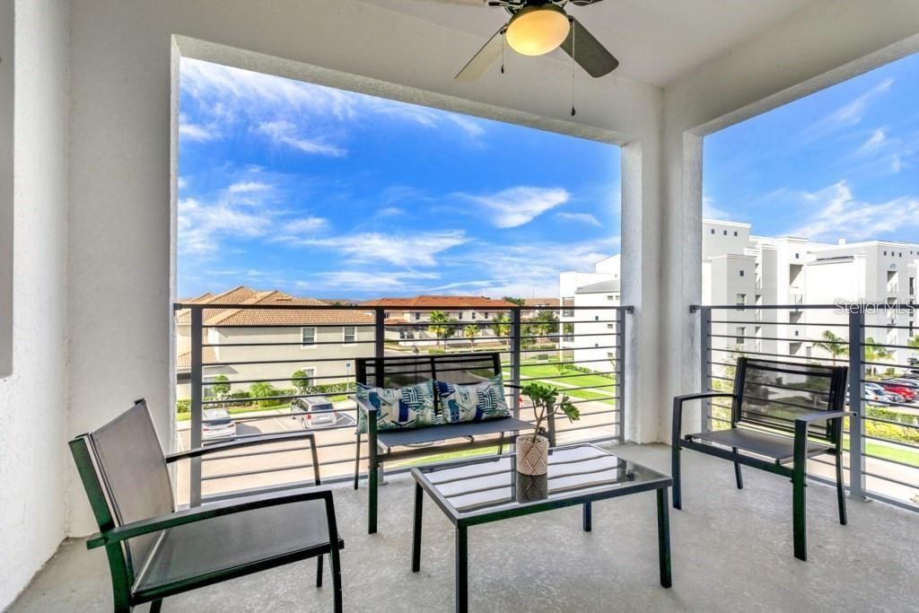 For Sale: $285,000 (2 beds, 2 baths, 1186 Square Feet)