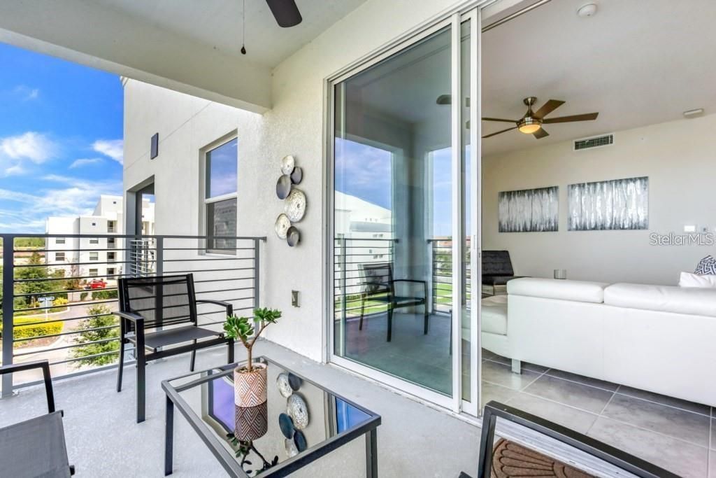 For Sale: $285,000 (2 beds, 2 baths, 1186 Square Feet)