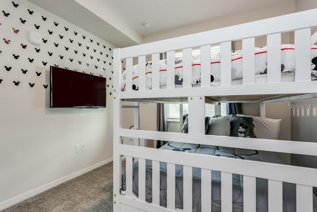 For Sale: $285,000 (2 beds, 2 baths, 1186 Square Feet)