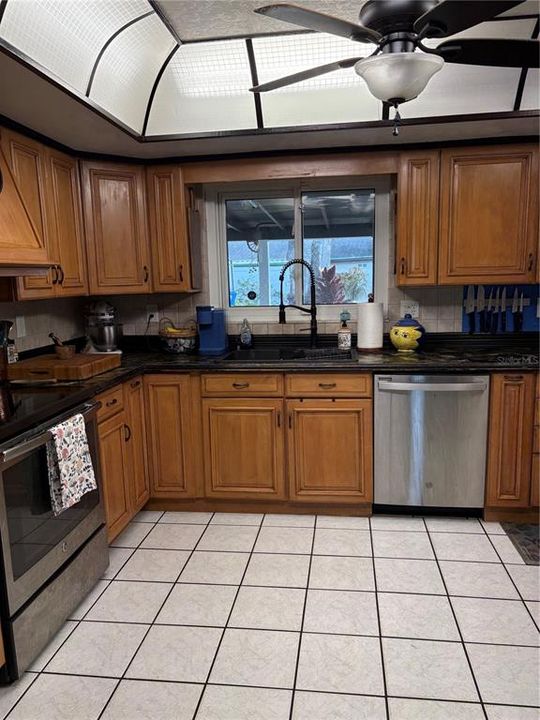 En Venta: $324,000 (2 camas, 1 baños, 1045 Pies cuadrados)