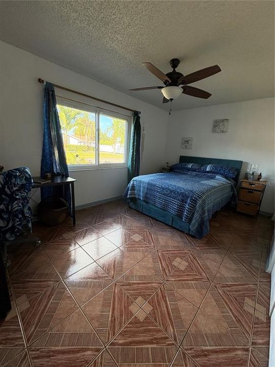 En Venta: $324,000 (2 camas, 1 baños, 1045 Pies cuadrados)