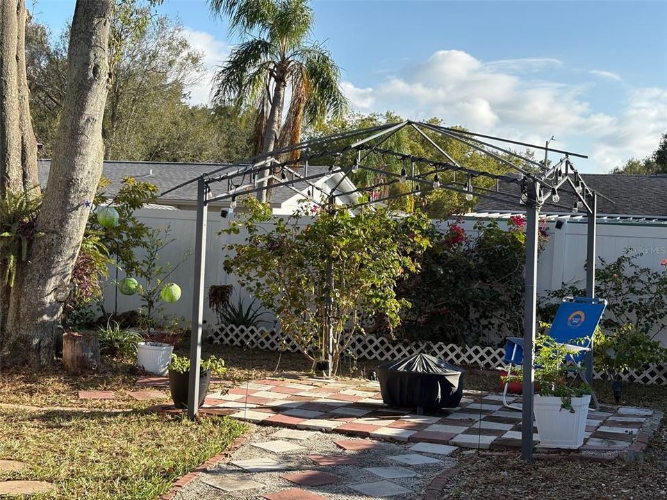 En Venta: $324,000 (2 camas, 1 baños, 1045 Pies cuadrados)