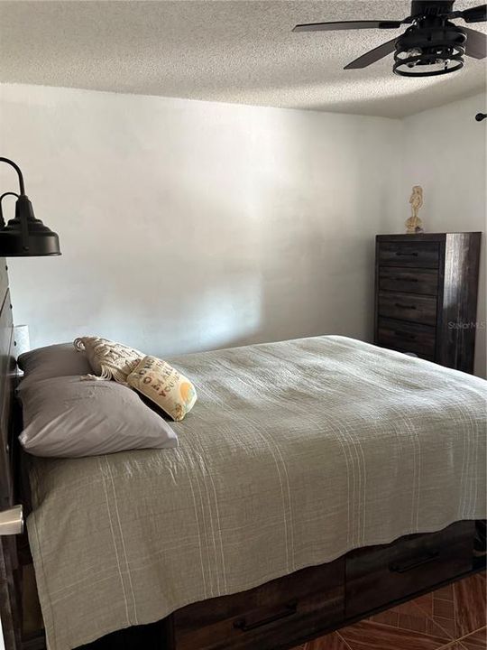 En Venta: $324,000 (2 camas, 1 baños, 1045 Pies cuadrados)