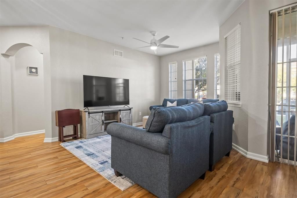 En Venta: $269,000 (3 camas, 2 baños, 1542 Pies cuadrados)