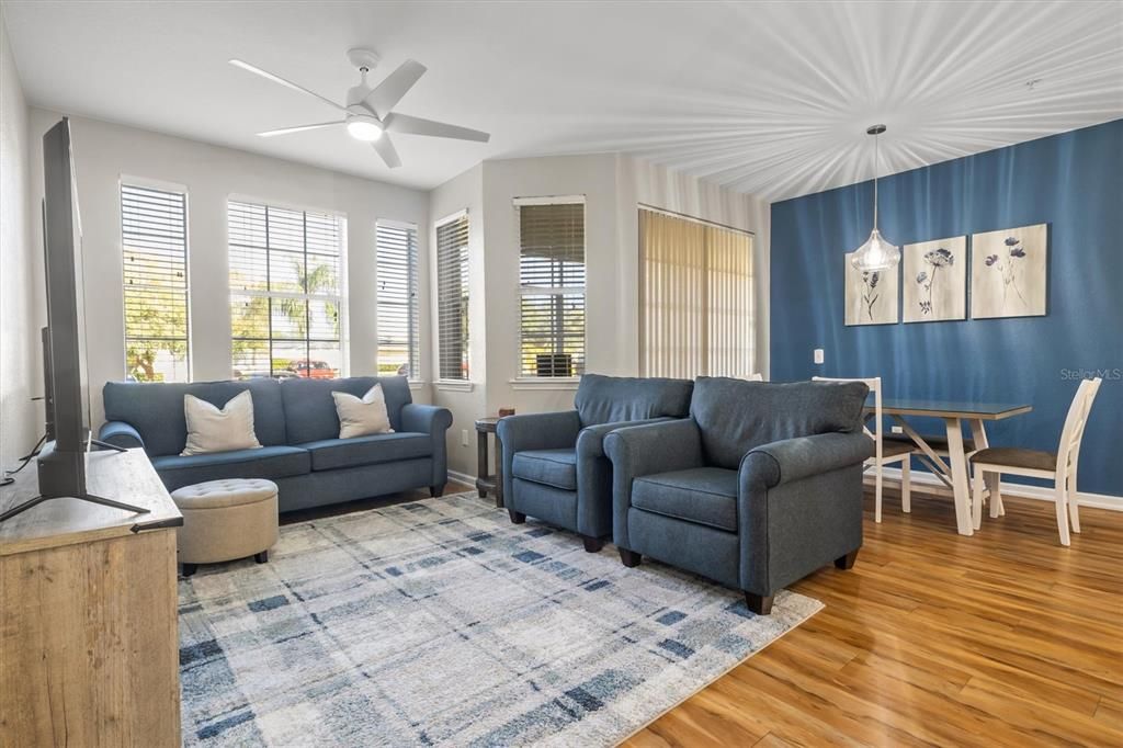 En Venta: $269,000 (3 camas, 2 baños, 1542 Pies cuadrados)