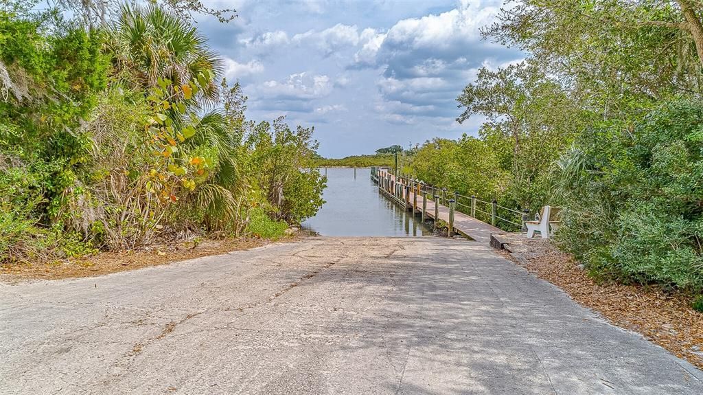 На продажу: $239,000 (3 спален, 2 ванн, 1390 Квадратных фут)