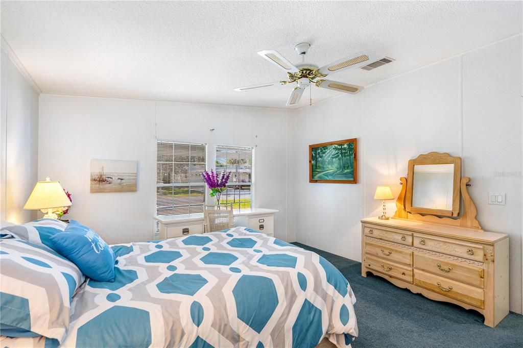 На продажу: $239,000 (3 спален, 2 ванн, 1390 Квадратных фут)