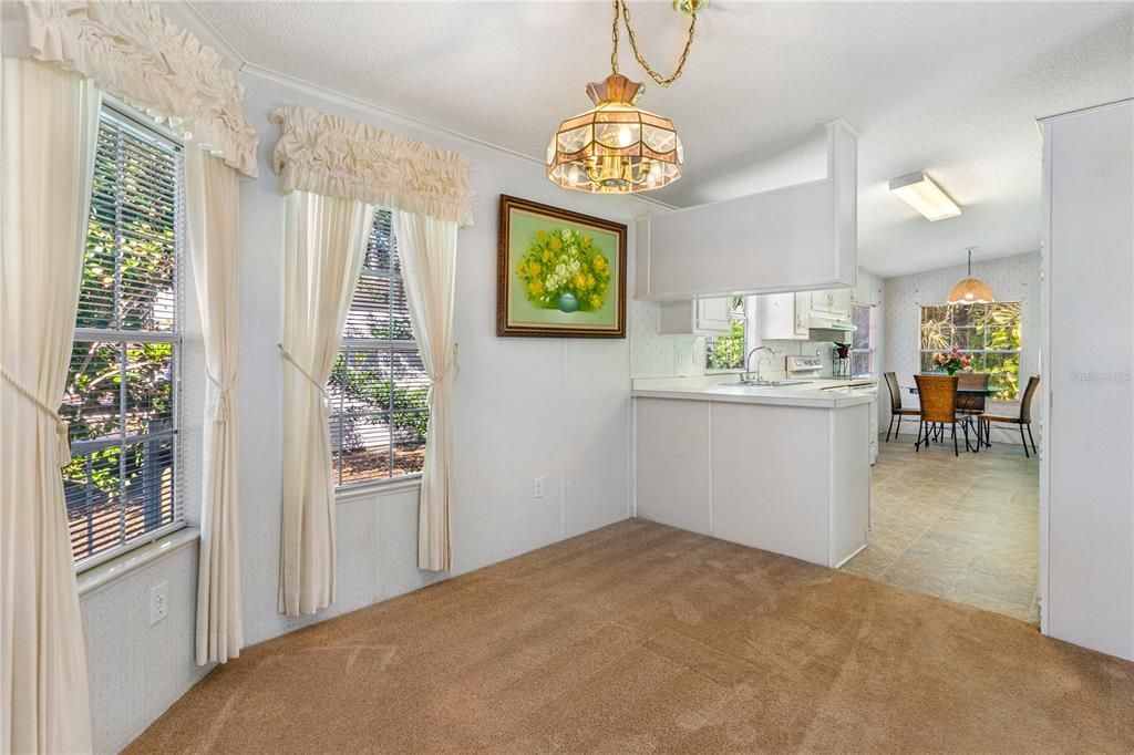 На продажу: $239,000 (3 спален, 2 ванн, 1390 Квадратных фут)