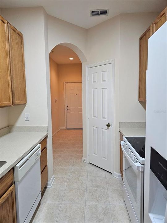 For Sale: $235,000 (3 beds, 2 baths, 1408 Square Feet)