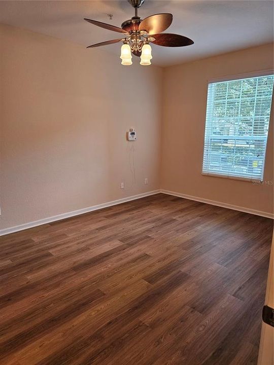 For Sale: $235,000 (3 beds, 2 baths, 1408 Square Feet)