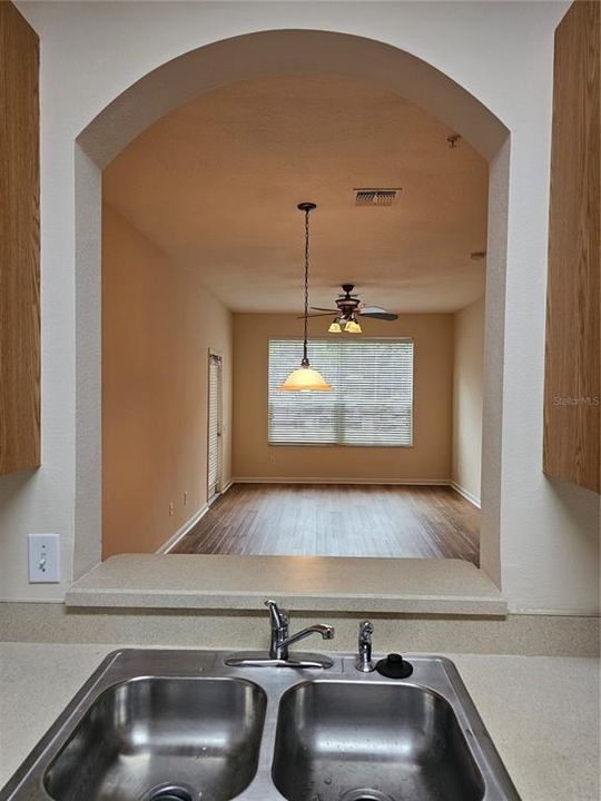 For Sale: $235,000 (3 beds, 2 baths, 1408 Square Feet)