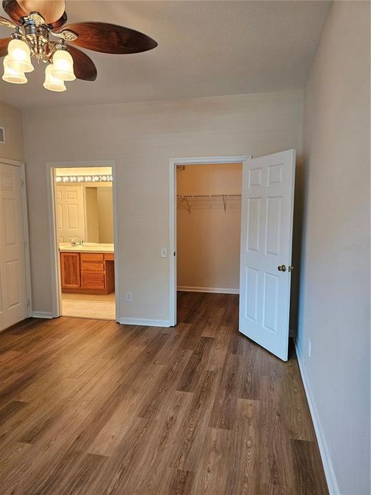 For Sale: $235,000 (3 beds, 2 baths, 1408 Square Feet)