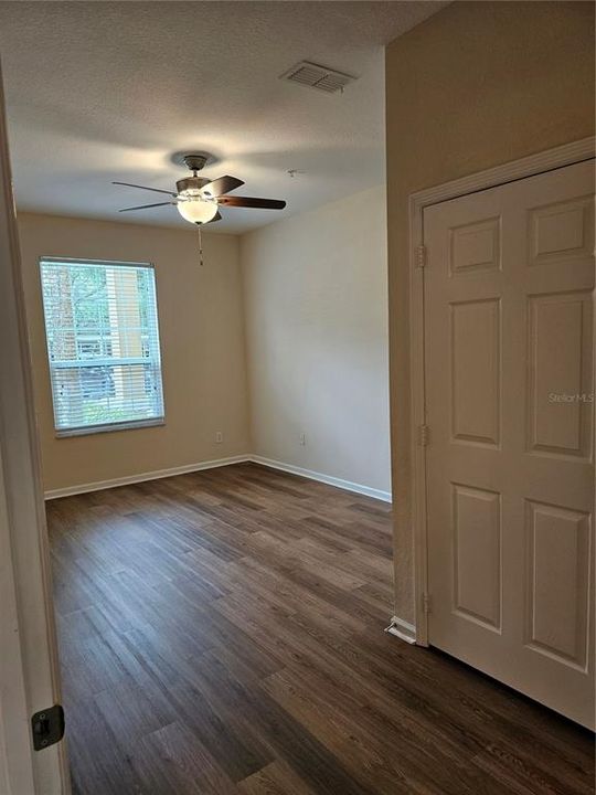 For Sale: $235,000 (3 beds, 2 baths, 1408 Square Feet)