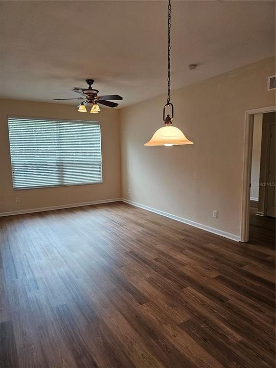 For Sale: $235,000 (3 beds, 2 baths, 1408 Square Feet)