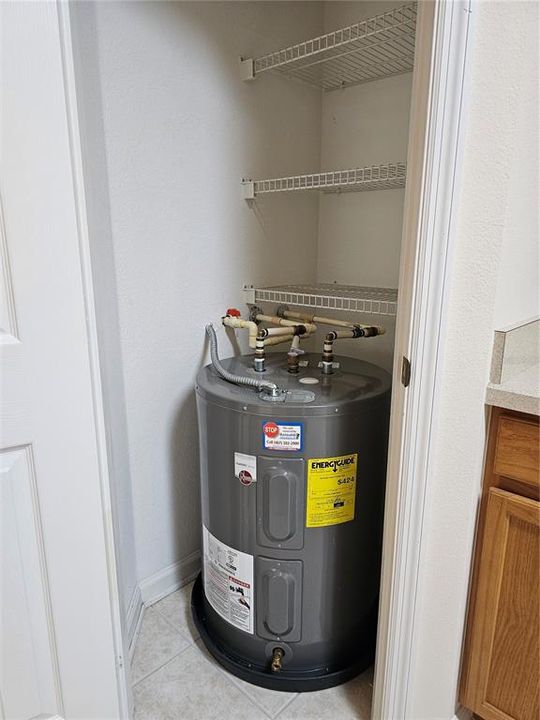 For Sale: $235,000 (3 beds, 2 baths, 1408 Square Feet)