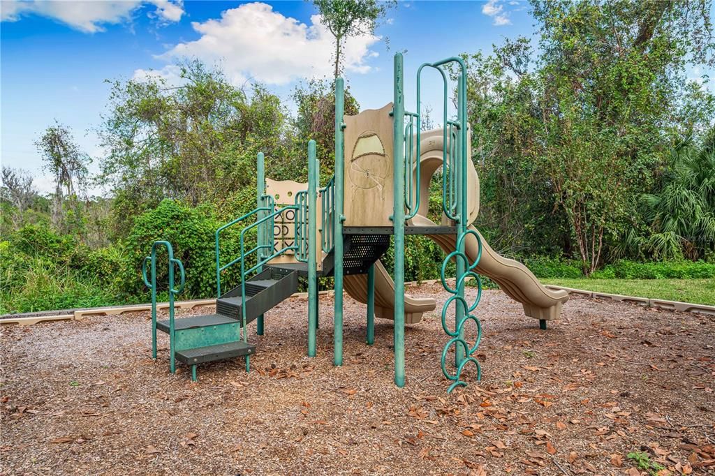 На продажу: $375,000 (3 спален, 2 ванн, 1818 Квадратных фут)