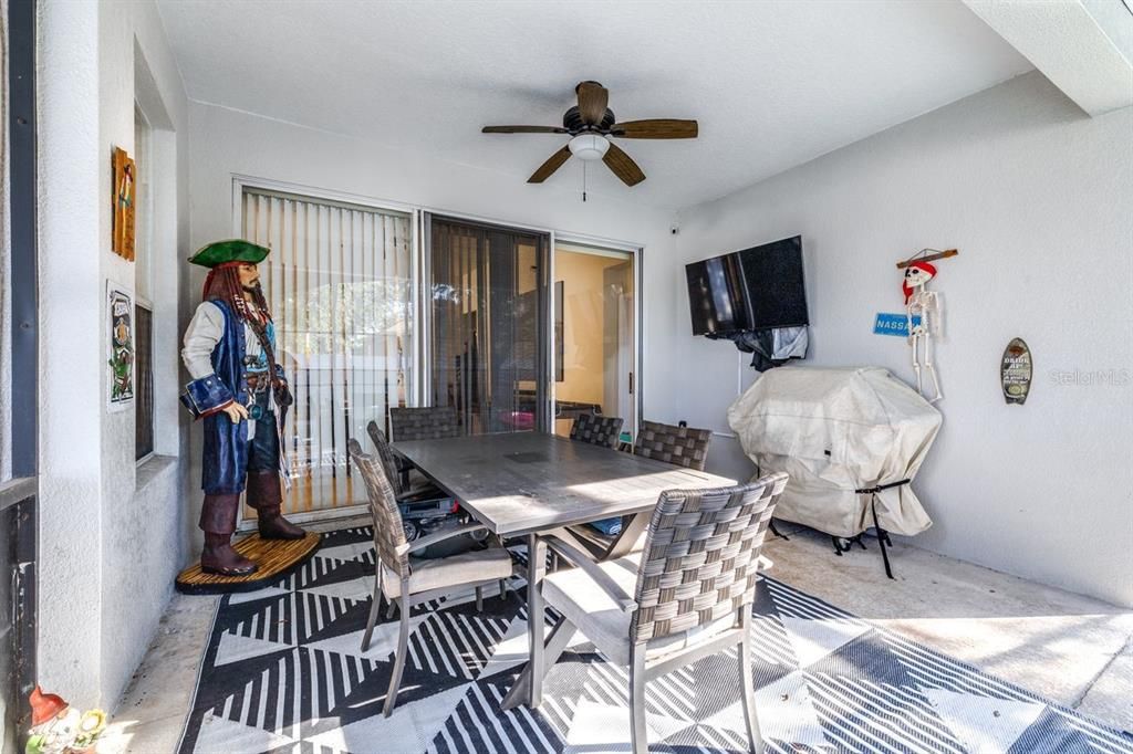 合同活跃: $500,000 (3 贝兹, 2 浴室, 1745 平方英尺)