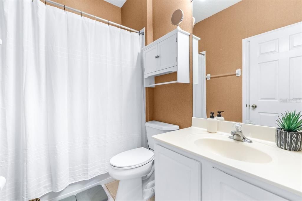 合同活跃: $500,000 (3 贝兹, 2 浴室, 1745 平方英尺)