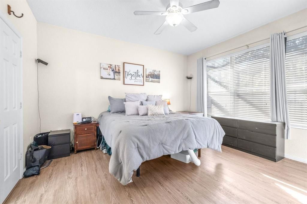 合同活跃: $500,000 (3 贝兹, 2 浴室, 1745 平方英尺)