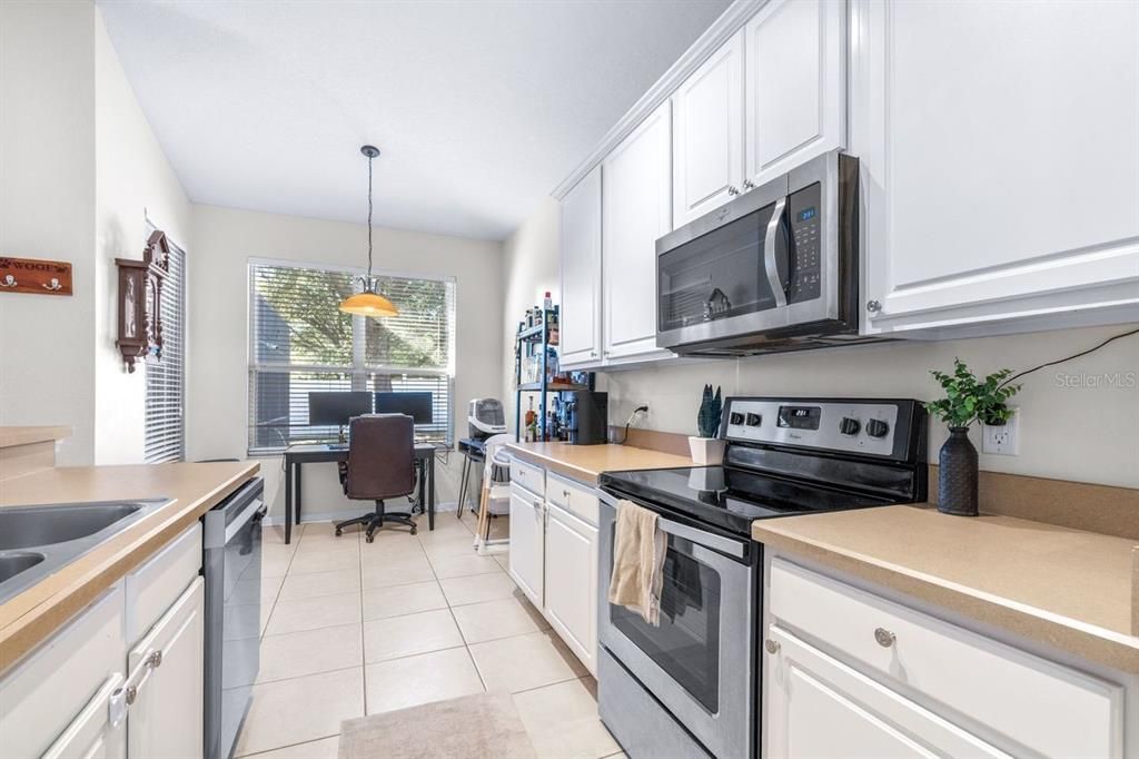 合同活跃: $500,000 (3 贝兹, 2 浴室, 1745 平方英尺)