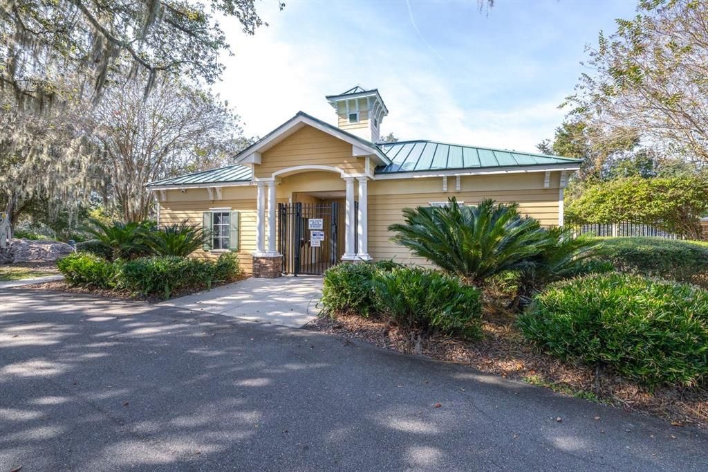 合同活跃: $500,000 (3 贝兹, 2 浴室, 1745 平方英尺)