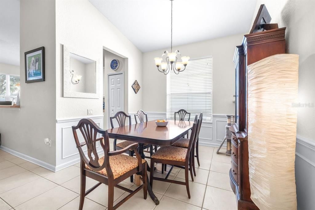 合同活跃: $500,000 (3 贝兹, 2 浴室, 1745 平方英尺)