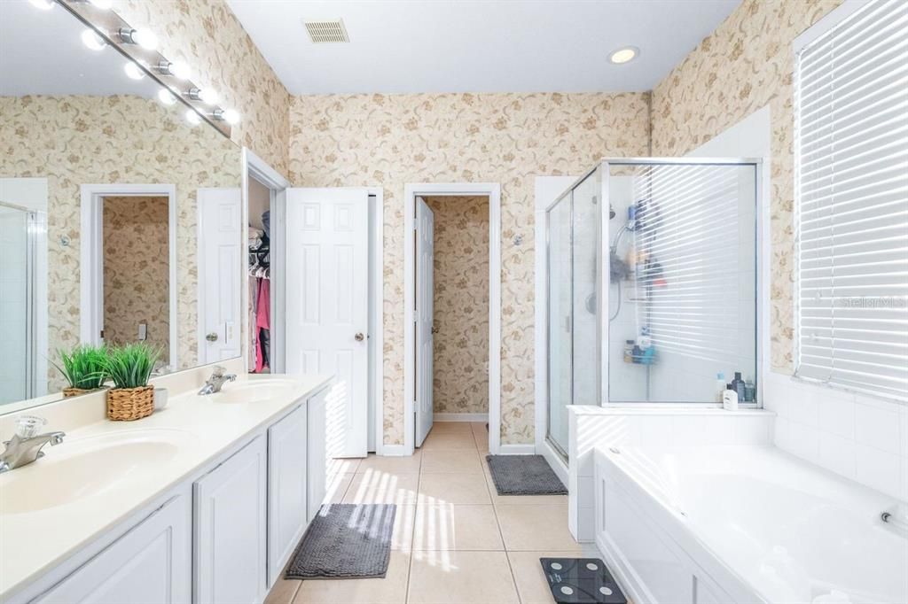 合同活跃: $500,000 (3 贝兹, 2 浴室, 1745 平方英尺)