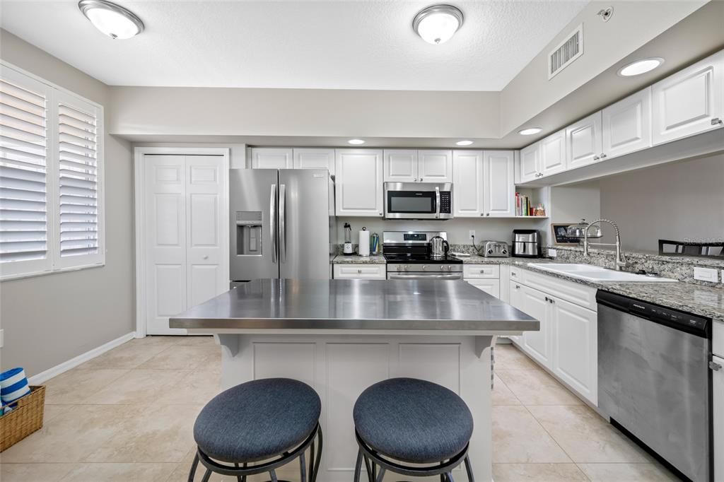 На продажу: $365,000 (3 спален, 2 ванн, 1576 Квадратных фут)