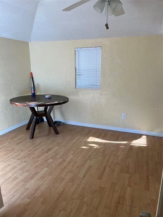 В аренду: $1,100 (1 спален, 1 ванн, 405 Квадратных фут)