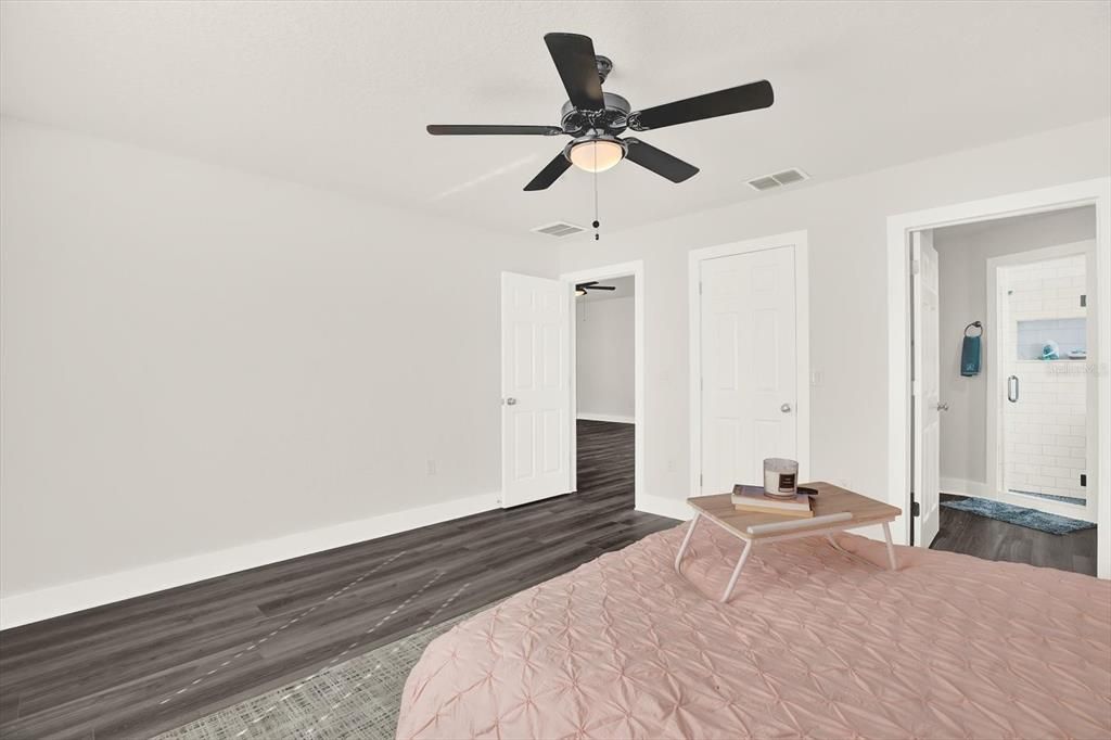 Active With Contract: $370,000 (3 beds, 2 baths, 1528 Square Feet)