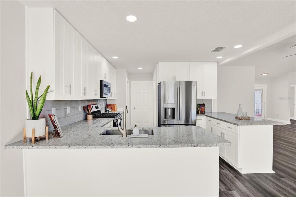 Active With Contract: $370,000 (3 beds, 2 baths, 1528 Square Feet)