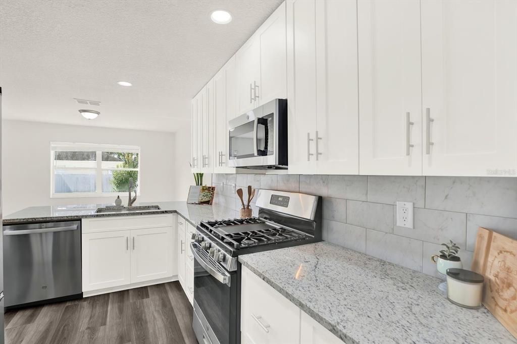 Active With Contract: $370,000 (3 beds, 2 baths, 1528 Square Feet)