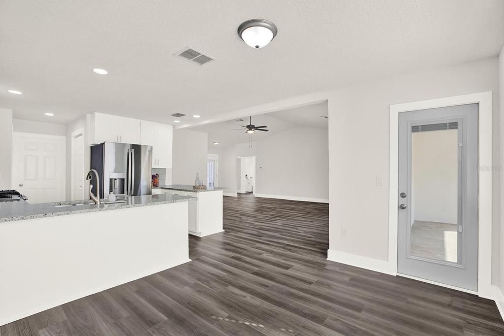 Active With Contract: $370,000 (3 beds, 2 baths, 1528 Square Feet)