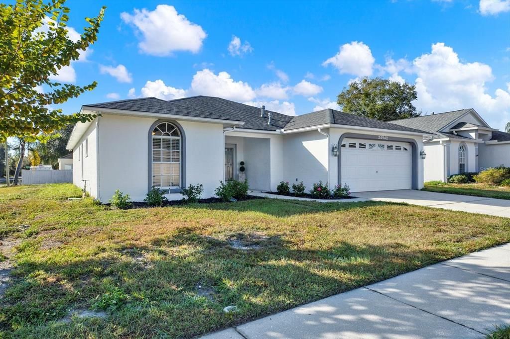 Active With Contract: $370,000 (3 beds, 2 baths, 1528 Square Feet)