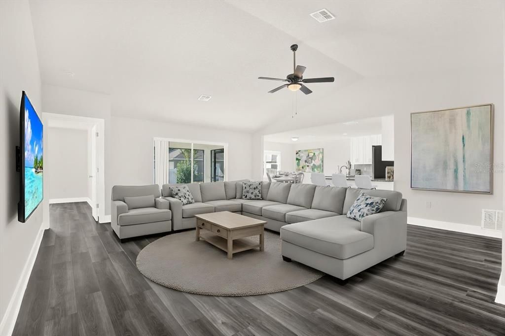 Active With Contract: $370,000 (3 beds, 2 baths, 1528 Square Feet)