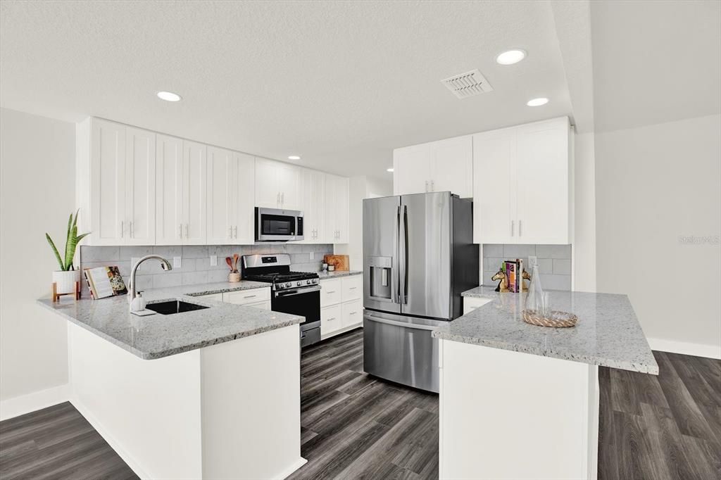 Active With Contract: $370,000 (3 beds, 2 baths, 1528 Square Feet)