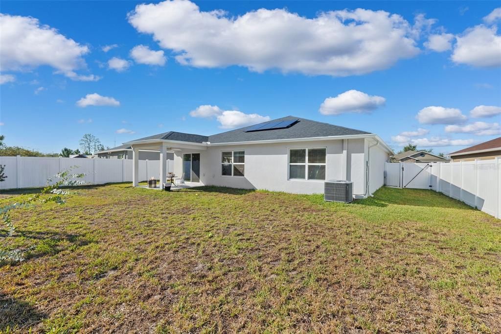 For Sale: $325,000 (3 beds, 2 baths, 1558 Square Feet)