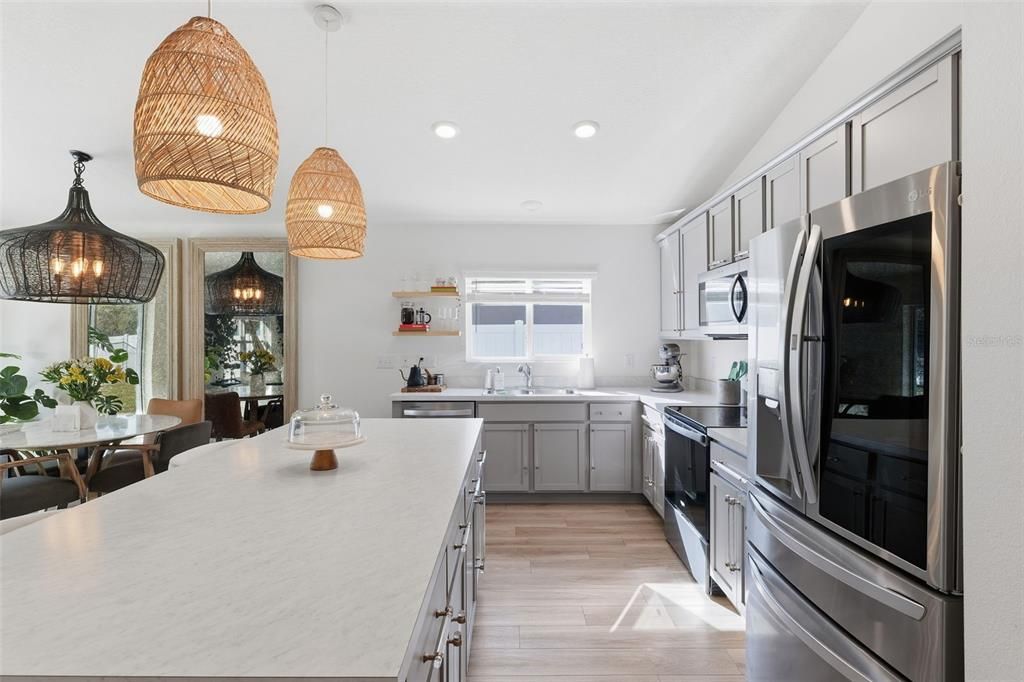 For Sale: $325,000 (3 beds, 2 baths, 1558 Square Feet)