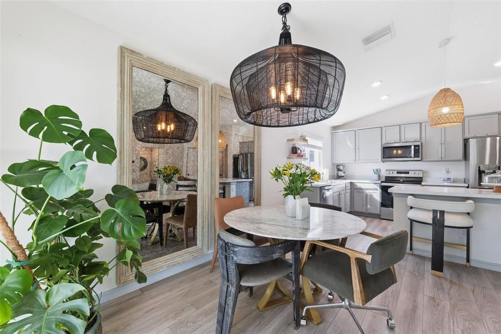 For Sale: $325,000 (3 beds, 2 baths, 1558 Square Feet)