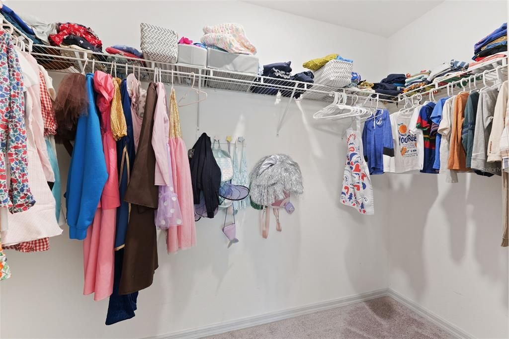 For Sale: $325,000 (3 beds, 2 baths, 1558 Square Feet)