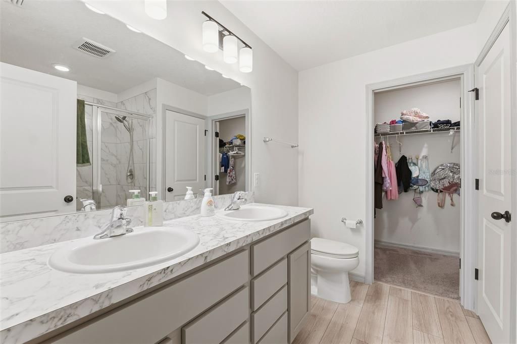 For Sale: $325,000 (3 beds, 2 baths, 1558 Square Feet)