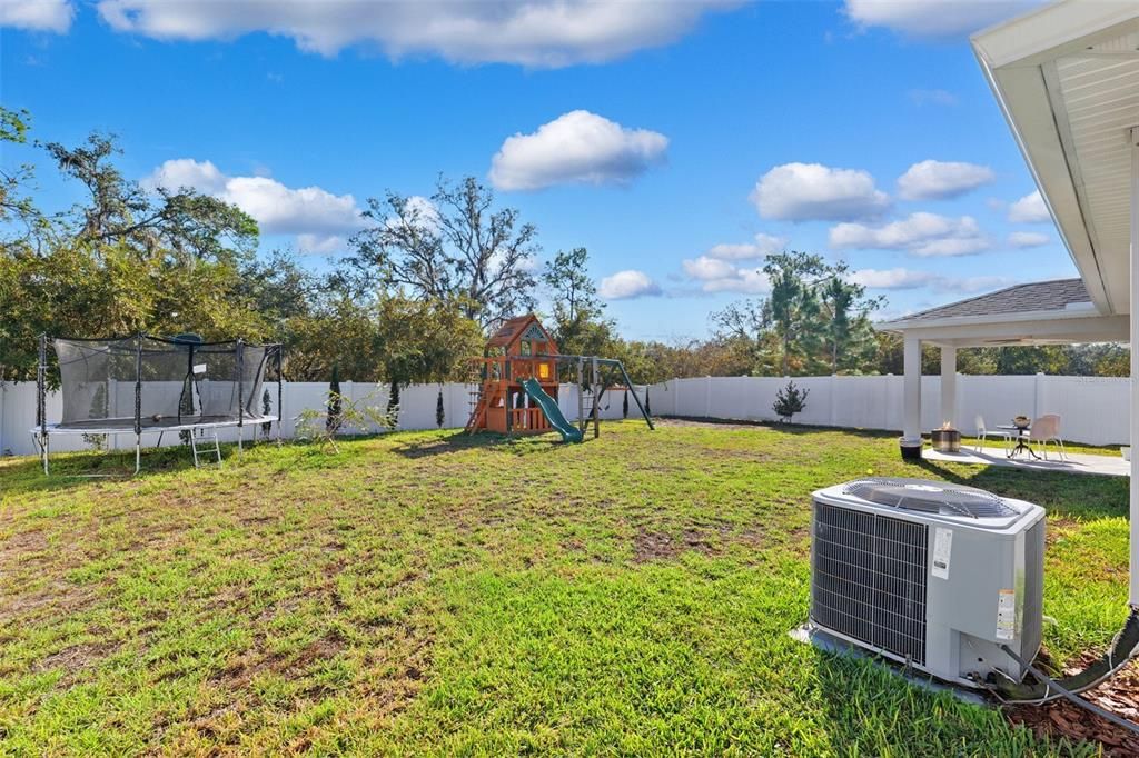 For Sale: $325,000 (3 beds, 2 baths, 1558 Square Feet)