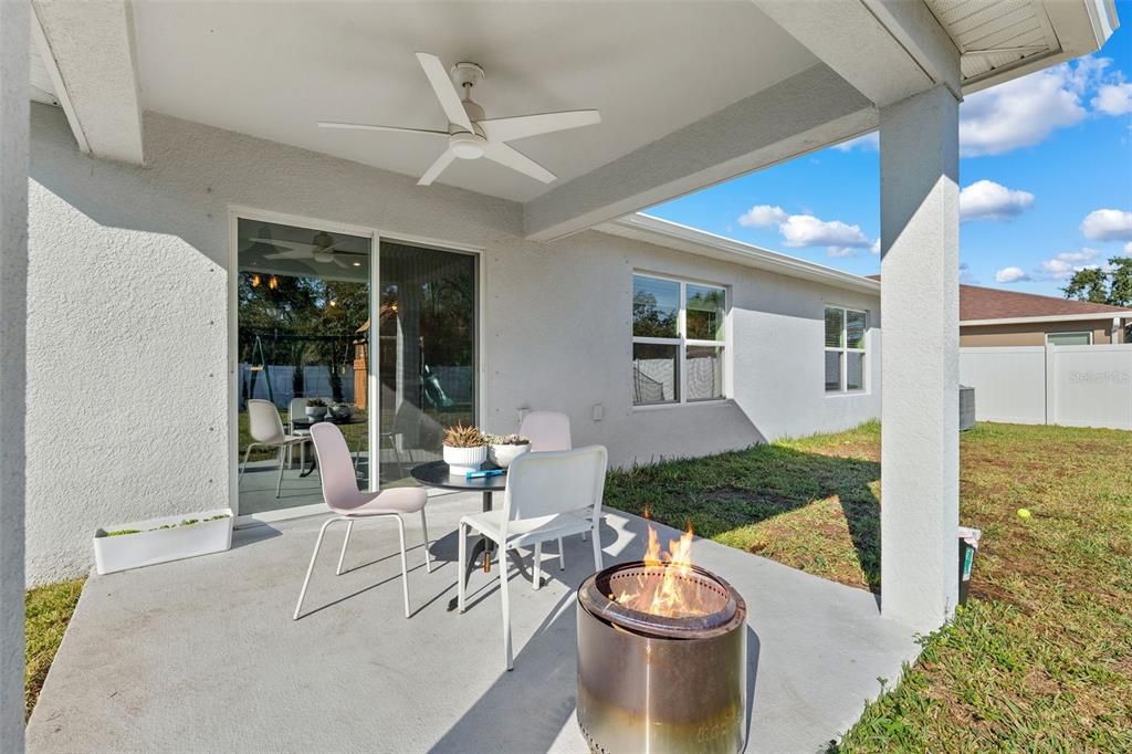 For Sale: $325,000 (3 beds, 2 baths, 1558 Square Feet)