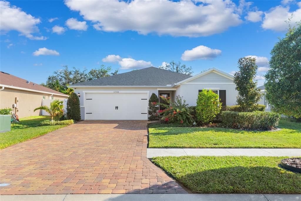 For Sale: $325,000 (3 beds, 2 baths, 1558 Square Feet)