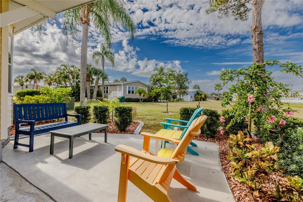 For Sale: $225,000 (2 beds, 2 baths, 1056 Square Feet)