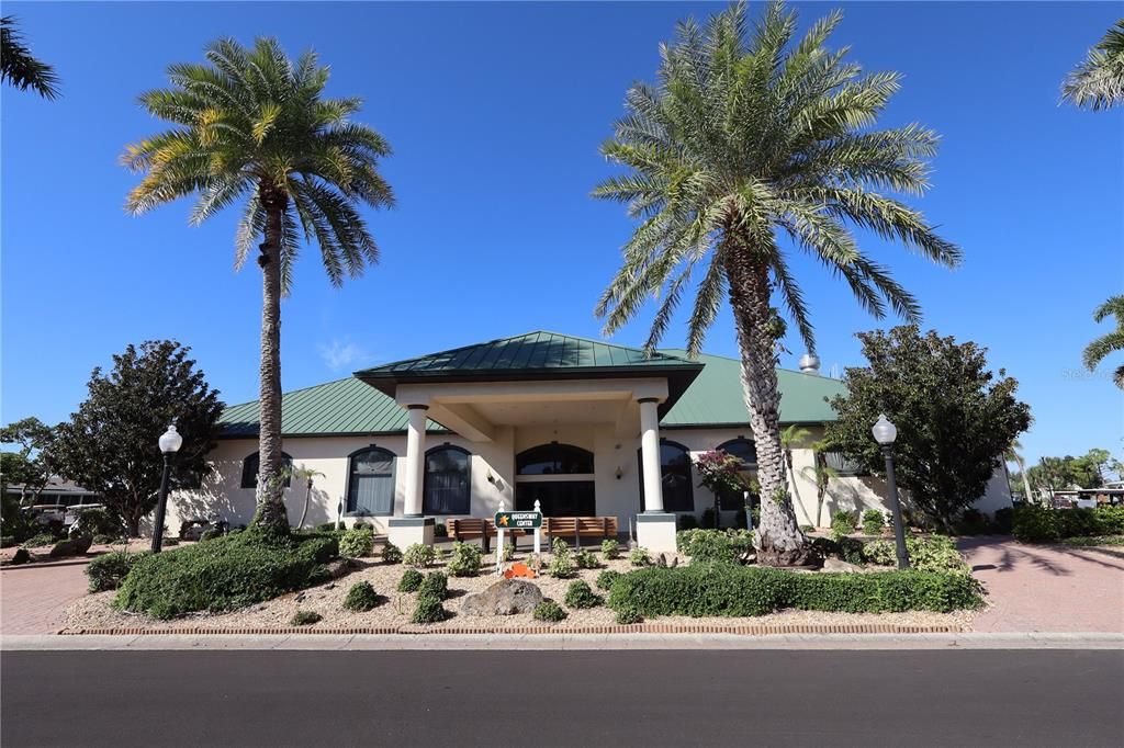 For Sale: $225,000 (2 beds, 2 baths, 1056 Square Feet)