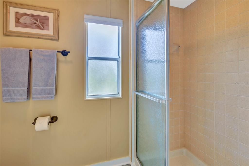 For Sale: $225,000 (2 beds, 2 baths, 1056 Square Feet)